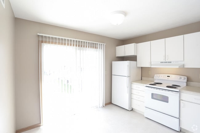 Hickory Hills Residences, Junction City, KS 66441 - photo 5