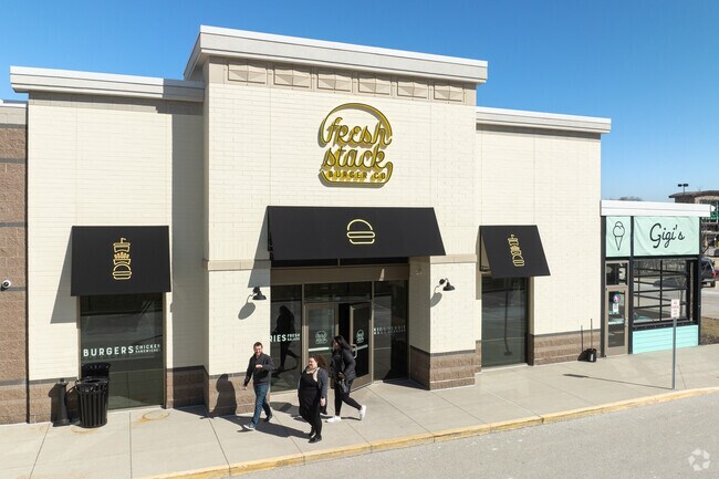 Fresh Stack Burger Company in Kildeer is one of the many restaurants available.