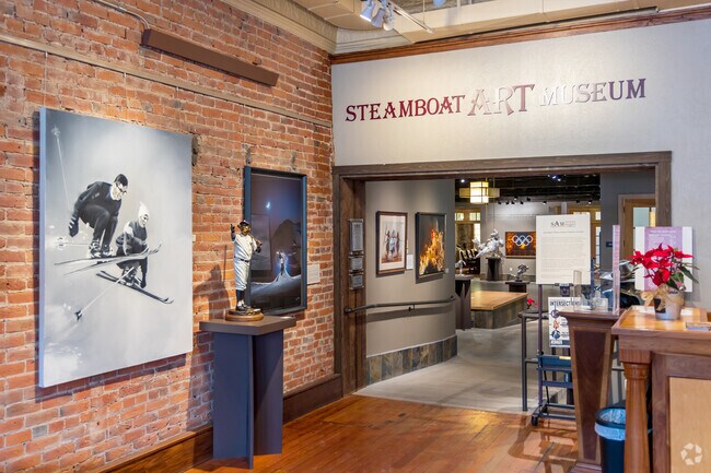 Steamboat Art Museum showcases exceptional exhibits of living master artists, relevant to Western heritage.
