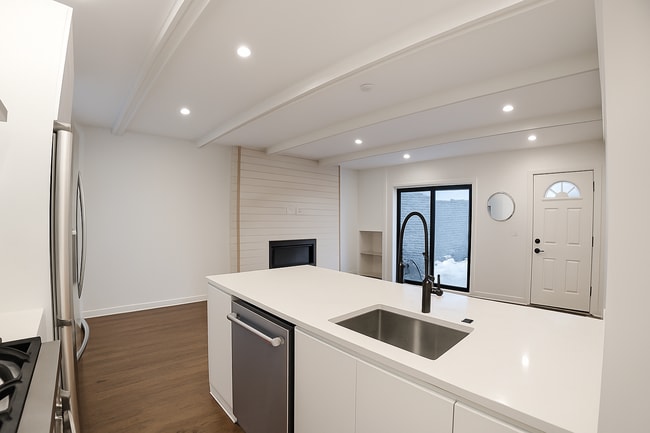 2026 N Cleveland Ave, Chicago, IL 60614 - photo 6