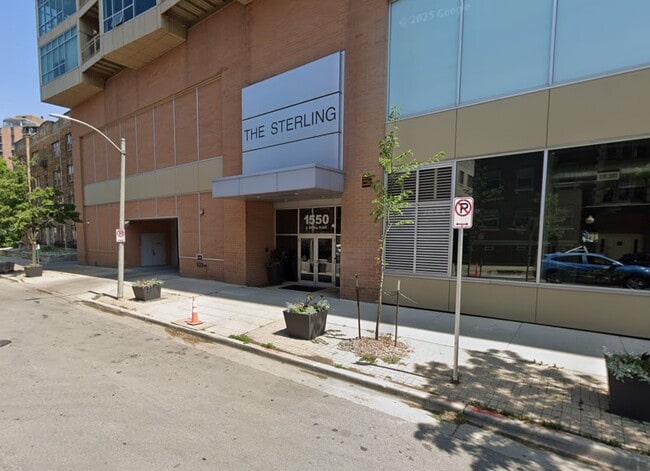 The Sterling unit 408, Milwaukee, WI 53202 - photo 2