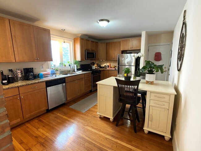 78 Ten Hills Rd unit 1, Somerville, MA 02145 - photo 7