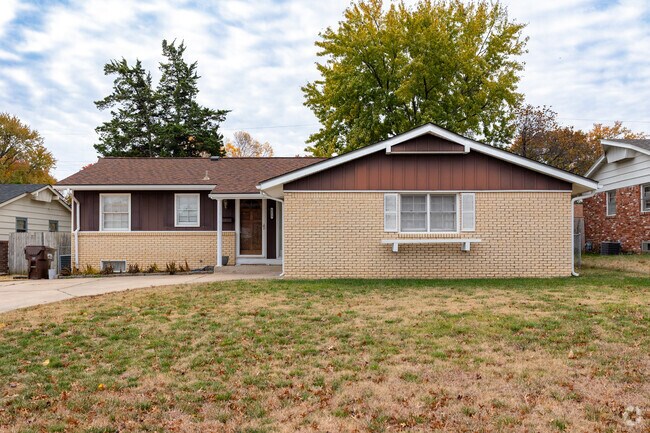 This Sunnybrook home has gorgeous brick siding.