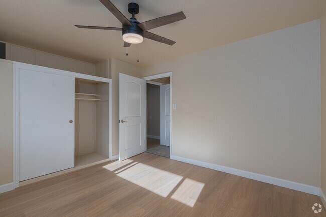 1BR, 1BA - Unit 21 - Bedroom