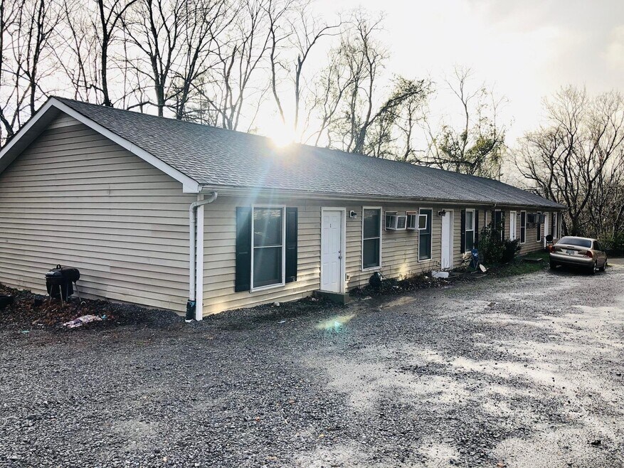 185 Oak St unit 1, Clarksville, TN 37042 - photo 1