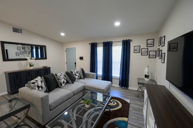 1917 Wolford Rd unit C, Clearwater, FL 33760 - photo 2