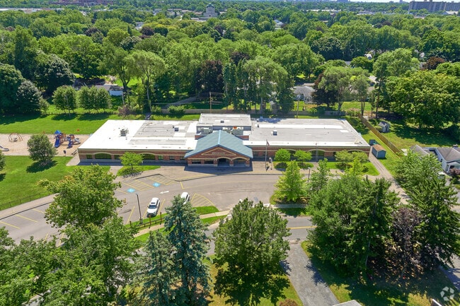 Brookview Elementary School has 151 students in grades K-3.