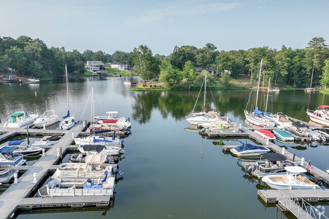 Jake's Landing Marina is an Atlantic ICW Marina with boat slips for rent on Snag-A-Slip.