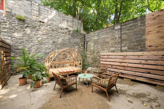 2 Hust Aly unit ID1315617P, Cincinnati, OH 45202 - photo 5