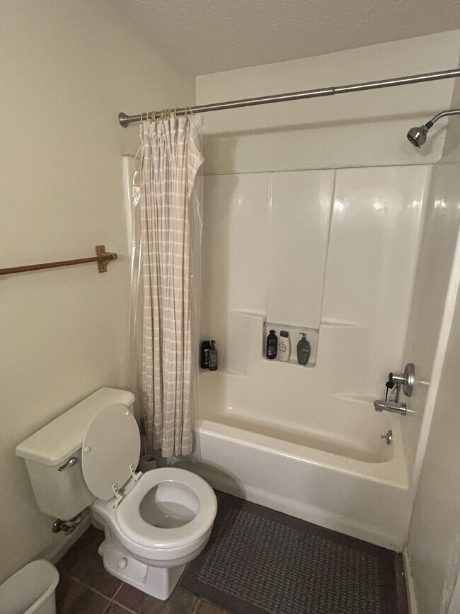 3200 E John Hinkle Place unit 2, Bloomington, IN 47408 - photo 6