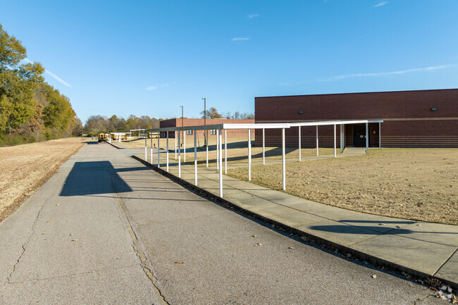 Covered walkways keep kids dry on rainy days at Center Hill Middle School.