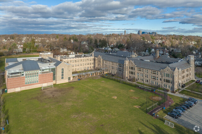 Pelham Middle School  at 28 Franklin, Pelham, NY is a excellent school.