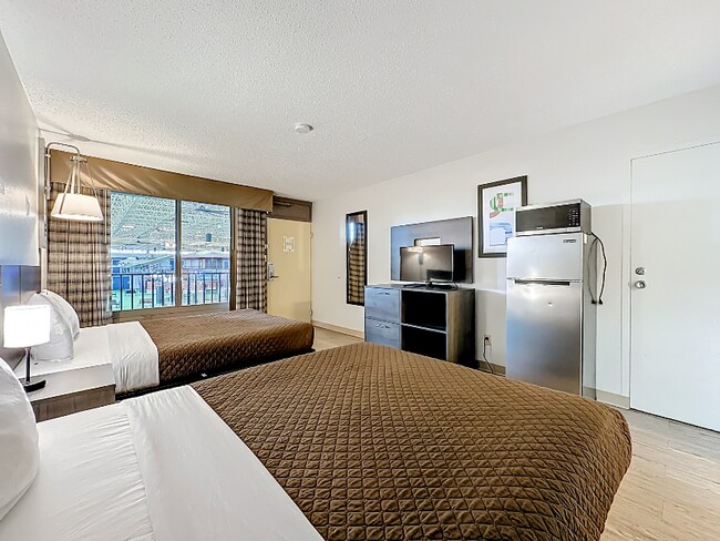 910 Suemac Rd unit King Room, Jacksonville, FL 32254 - photo 5