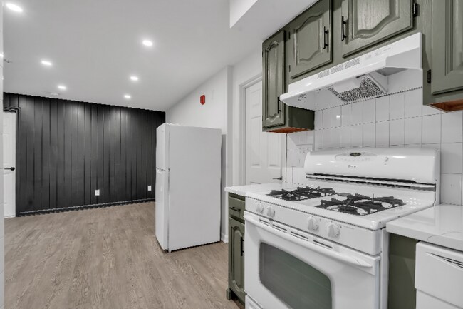 32 Cargill St unit 4, Providence, RI 02903 - photo 4