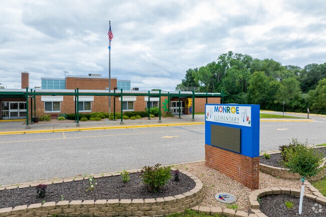 Monroe Elementary has a diverse student body with 71% minority enrollment.
