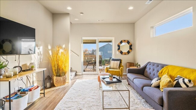 Summerland Twinhomes | Waterloo | Near Lost Island Waterpark, Waterloo, IA 50701 - photo 7