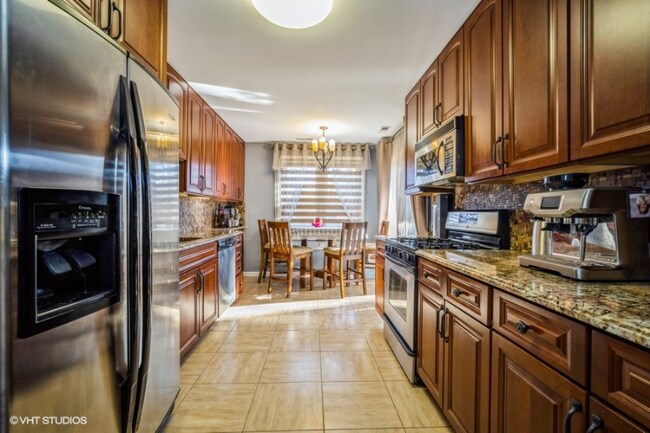 1413 Sutton Ct, Vernon Hills, IL 60061 - photo 4