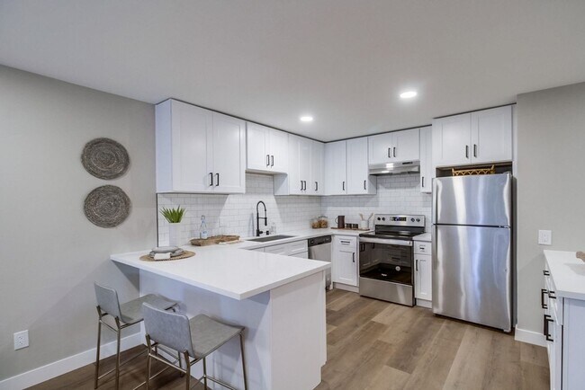 Glo, La Mesa, CA 91942 - photo 5