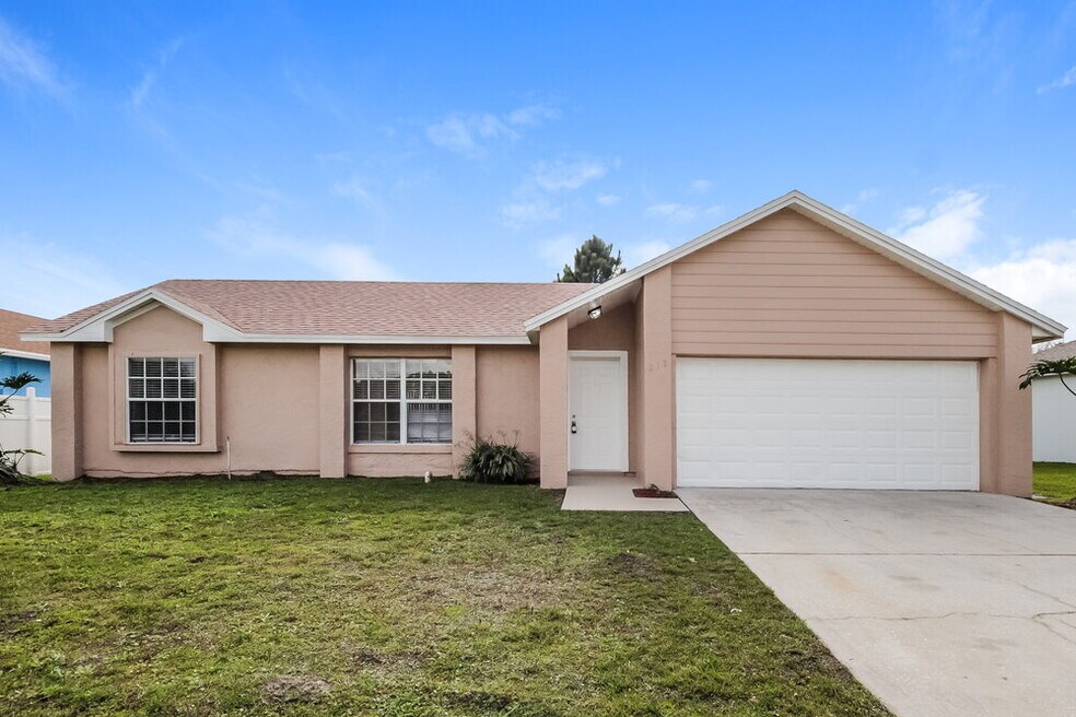 212 Great Yarmouth Ct, Kissimmee, FL 34758 - photo 1