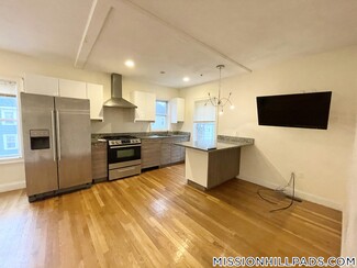 128 Hillside St Unit 2, Boston, MA 02120