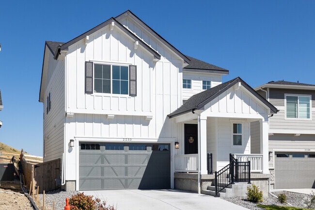Castle Highlands offers a mix of home sizes, including beautiful smaller residences.