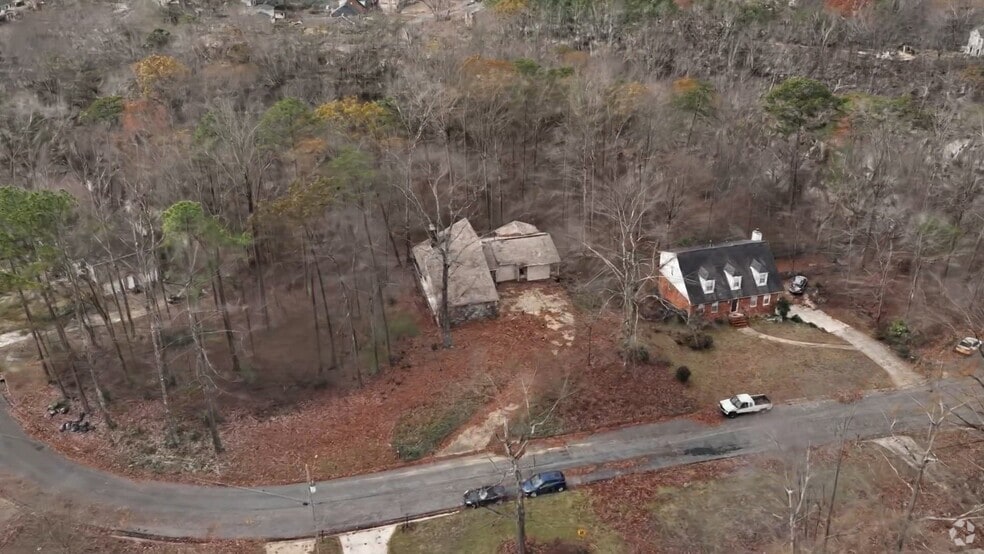 618 12th Plaza, Pleasant Grove, AL 35127 - photo 2