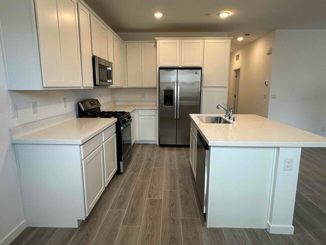 2552 Venetia Pointe St, Henderson, NV 89044 - photo 7