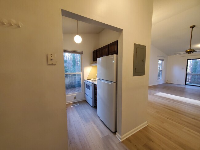 3 Baytree Ct unit B, Durham, NC 27705 - photo 6