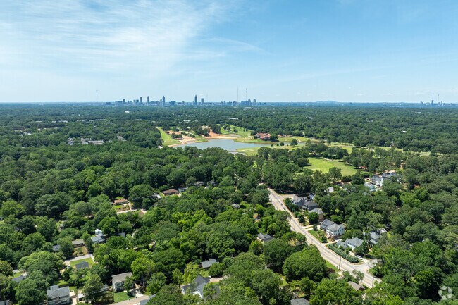 East Lake sits southeast of downtown Atlanta making it easy to commute to the city.