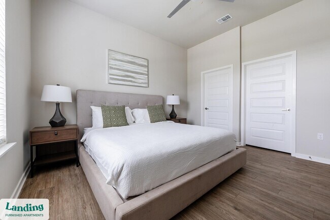 4902 Cosmos Cir unit 303, Wimauma, FL 33598 - photo 2