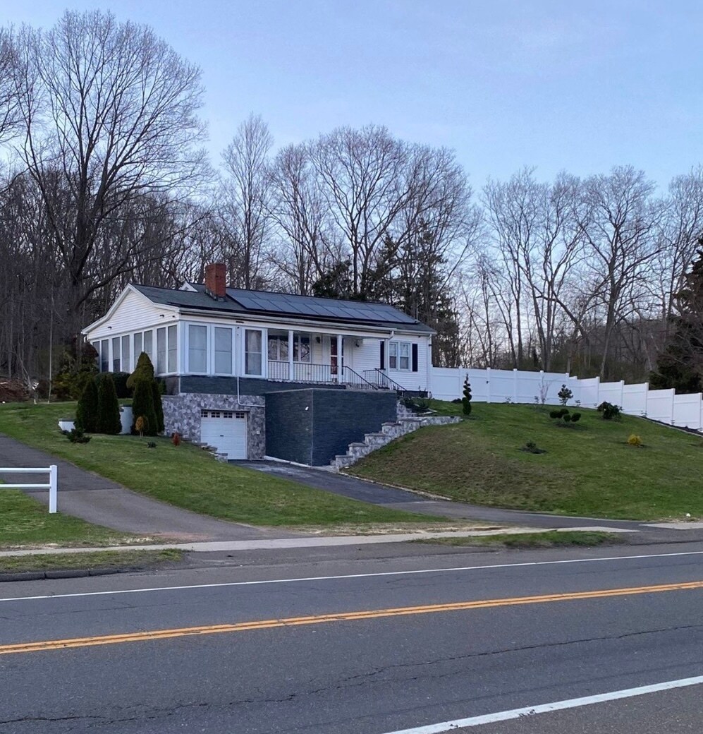 39 Foxon Rd unit Spacious 1 Bedroom A, East Haven, CT 06513 - photo 1