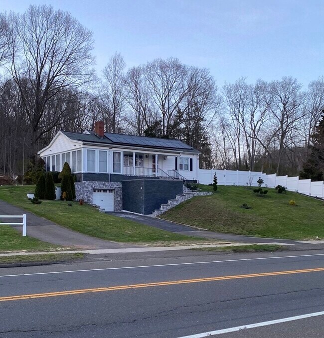 39 Foxon Rd Unit Spacious 1 Bedroom APT, East Haven, CT 06513