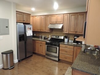 7 Ward Ct Unit 3F, Boston, MA 02127