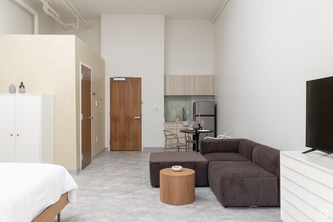 Tomorrow Building at Somer Station, Chattanooga, TN 37405 - photo 2