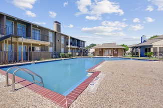 12000 Fleming Dr, Houston, TX 77013