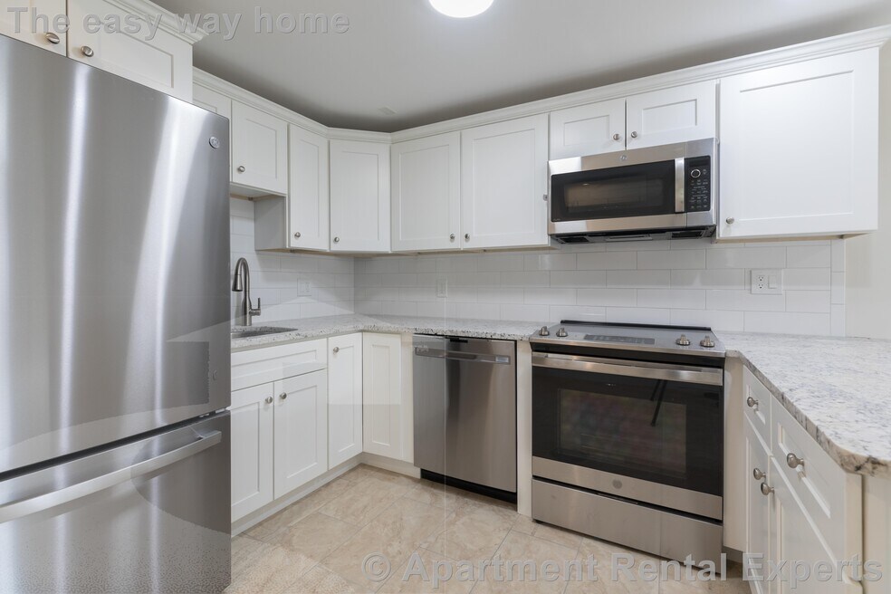 3 Linnaean St unit 5B, Cambridge, MA 02138 - photo 1