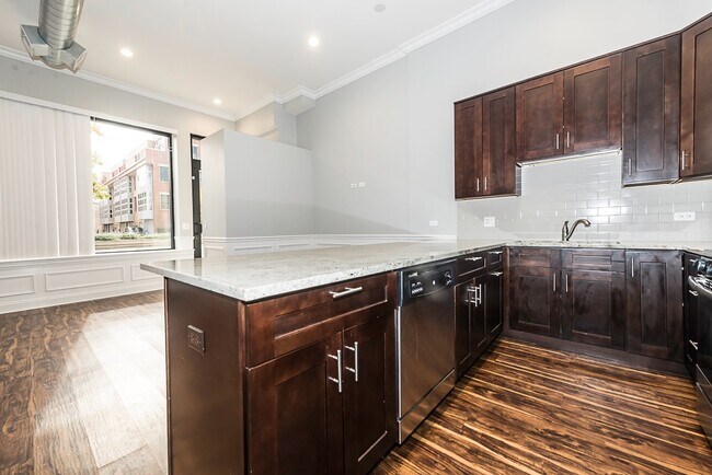 3336 W Irving Park Rd unit K03J, Chicago, IL 60618 - photo 4