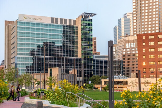 Commuters will have no trouble with the 15 minute drive to Downtown Pittsburgh.