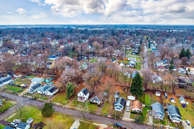 Homes in Knollwood Willow sit on small, but well maintained lots.