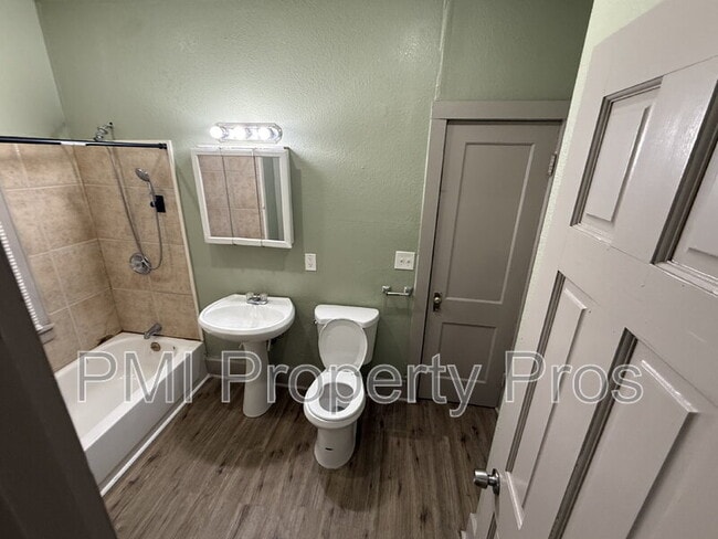 2481 W Locust St, Milwaukee, WI 53206 - photo 6