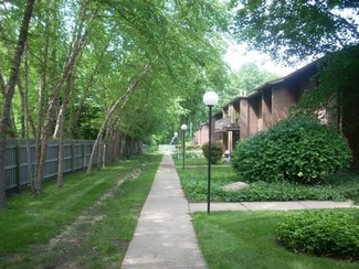 2500 Topsfield Rd Unit 414, South Bend, IN 46614