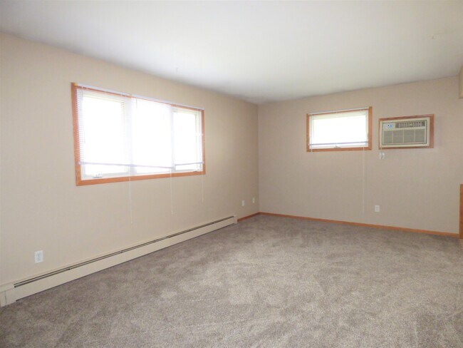 1309 3rd Ave SW unit 4, Rochester, MN 55902 - photo 3