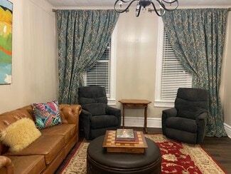 731 Bluff St, Dubuque, IA 52001