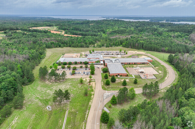 Highland Bluff Elementary School serves 563 in grades K through 5.