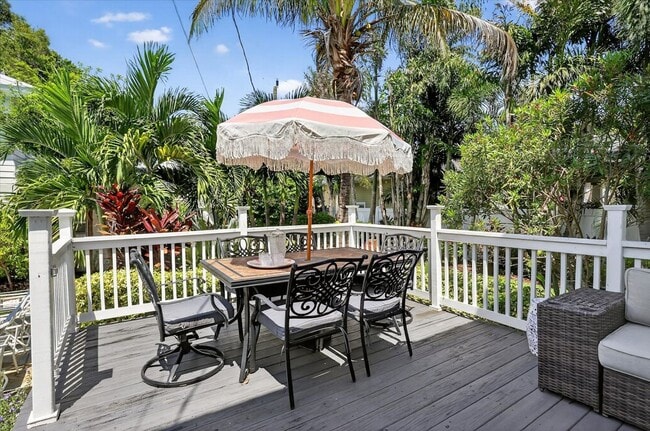 235 10th Ave N, Saint Petersburg, FL 33701 - photo 3