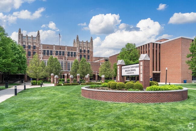 Evanston Township High School has many honor-level courses offered to students.