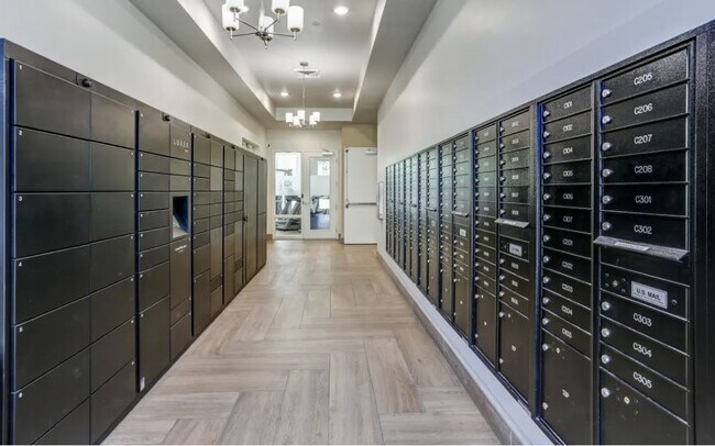 Package Lockers 200 cv