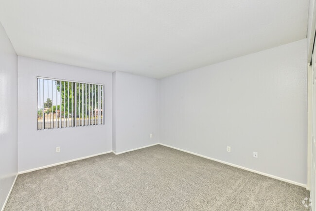 Concord Square Apartments, Riverside, CA 92507 - photo 4