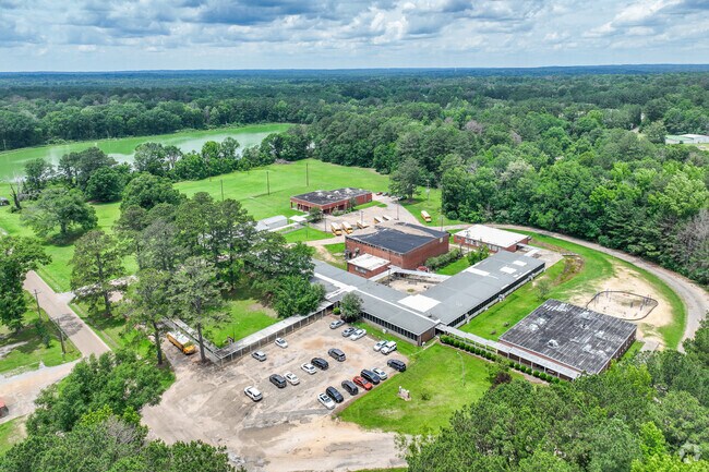 Mendenhall Junior High School serves students in Simpson County.