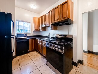 882 Wood St Unit 2, Oakland, CA 94607